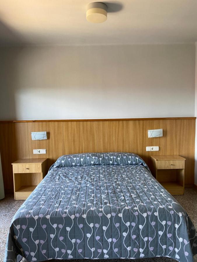 Hostal Alt Llobregat Castellar De N'Hug Exterior photo