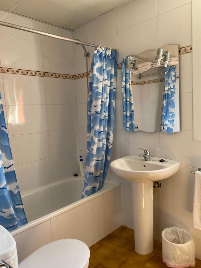Hostal Alt Llobregat Castellar De N'Hug Exterior photo